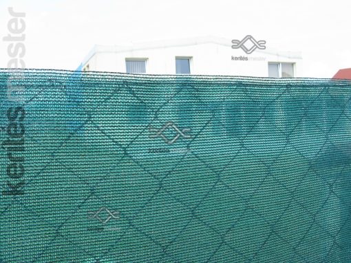 A belátást 95%-kal csökkentő belátásgátló, zöld árnyékoló háló kerítésre