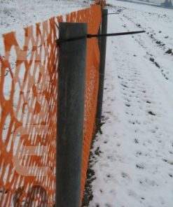Hófogó háló, műanyag kerítés oszloppal